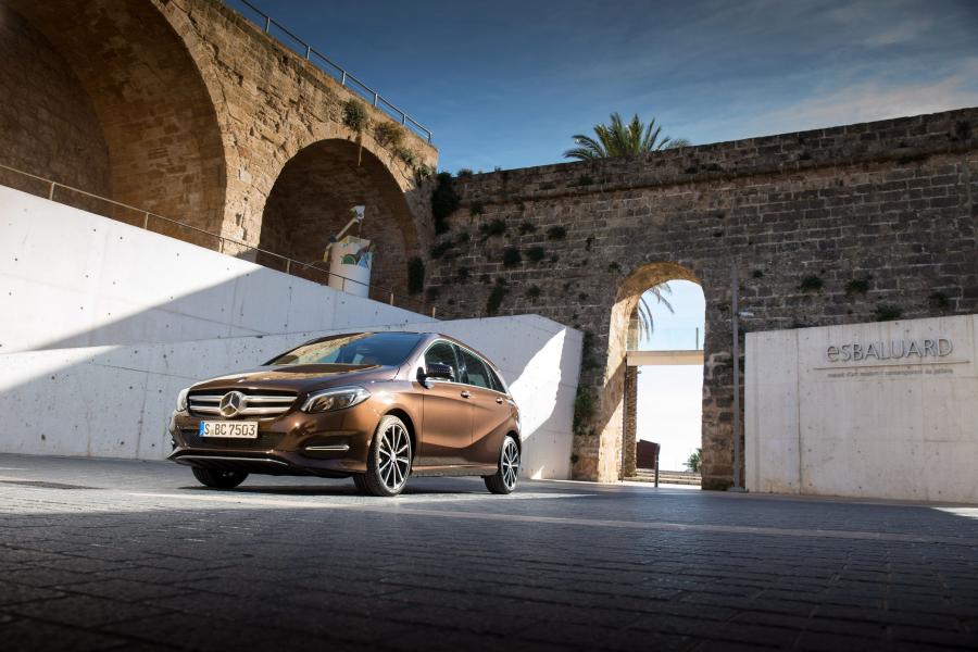  Mercedes-Benz B200 CDI 4Matic Urban Line 2014 года  (фото 2 из 8)